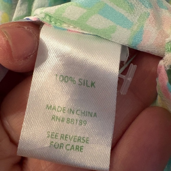 Lilly Pulitzer 100% Silk Pastel Print Smocked Long Sleeve Elsa Blouse Size L - Picture 7 of 11